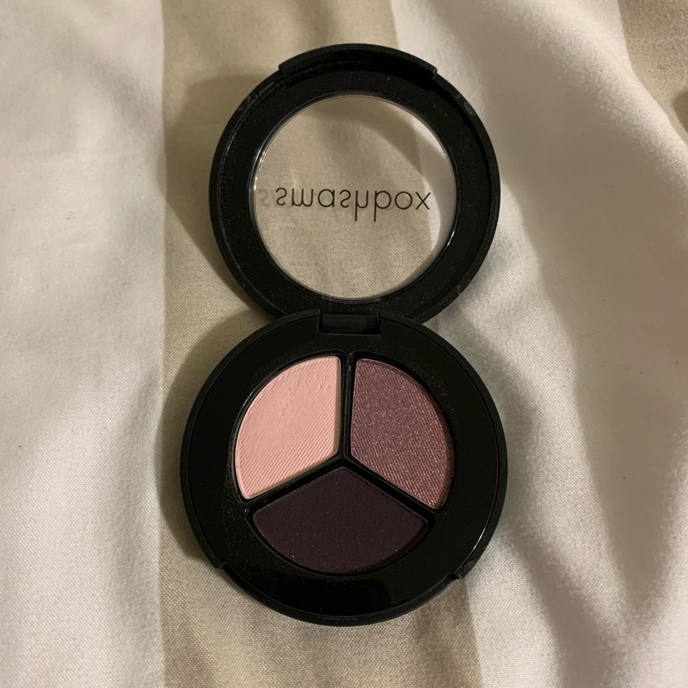 Eye Shadow - Picture 2 of 2